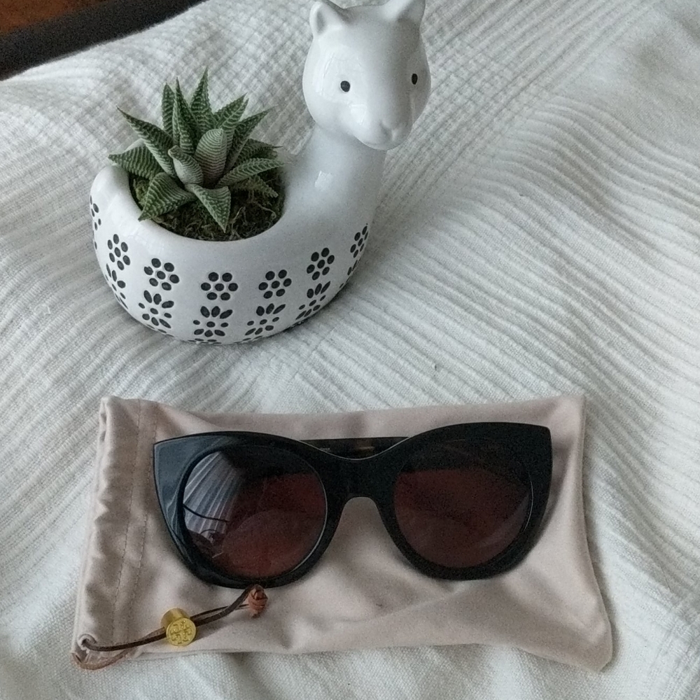 🕶️Tory Burch Split Turquoise Sunnies 🕶️